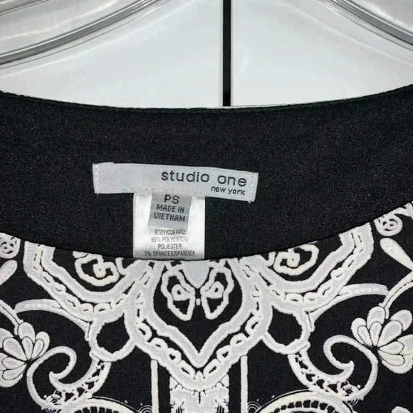 Studio 1-Petite 3/4 Sleeve Shift Dress - Picture 5 of 8